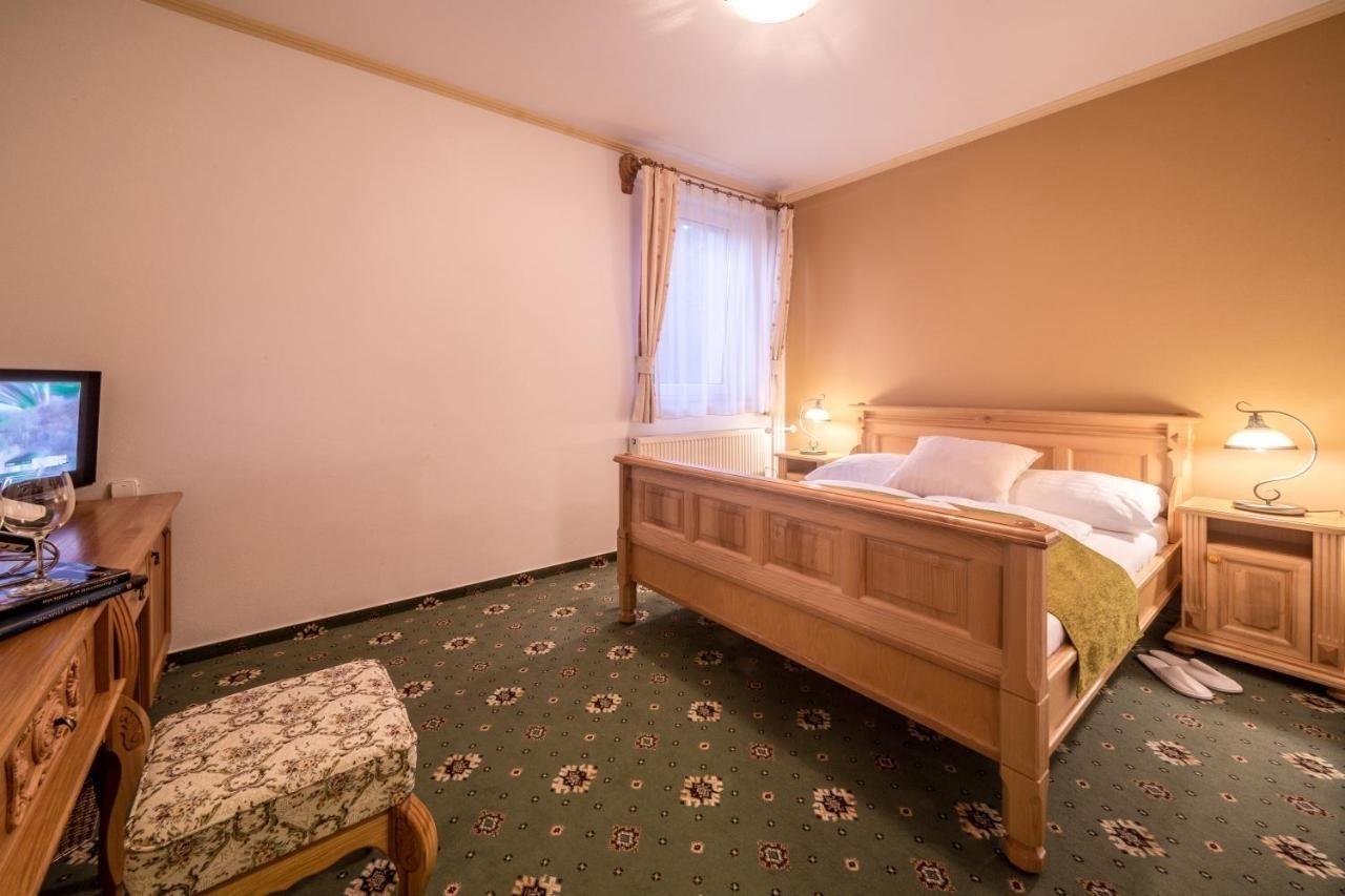 Hotel Diana Stráža Exteriér fotografie