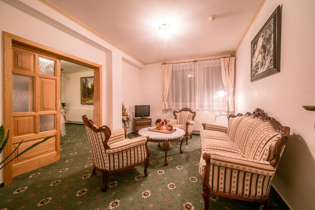 Hotel Diana Stráža Exteriér fotografie